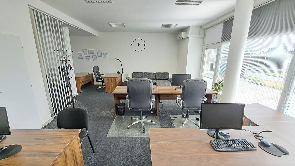 Pronájem kanceláře 52 m² – fotografie 3
