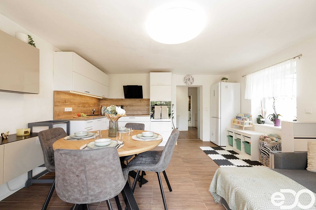 Prodej rodinného domu 105 m², pozemek 1161 m² – fotografie 3