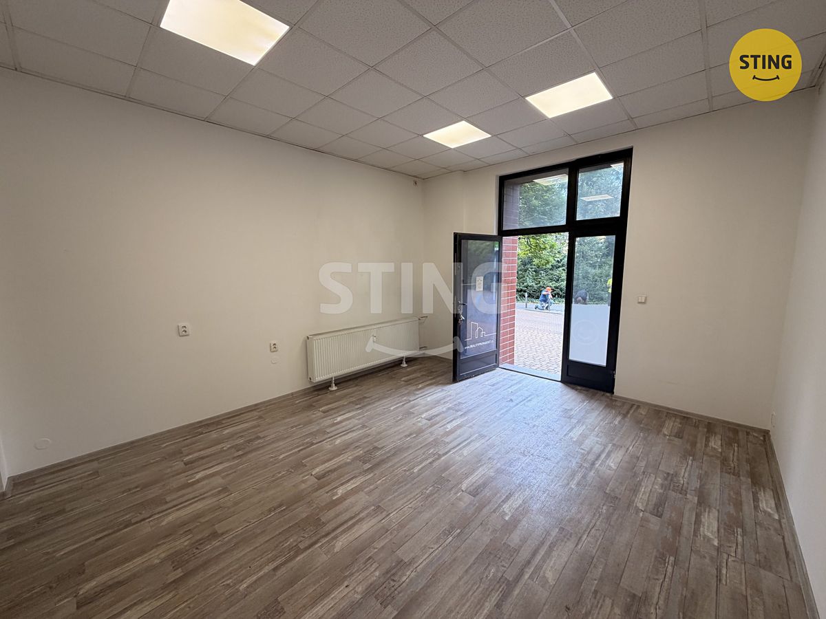 Pronájem obchodního prostoru 26 m² – fotografie 2