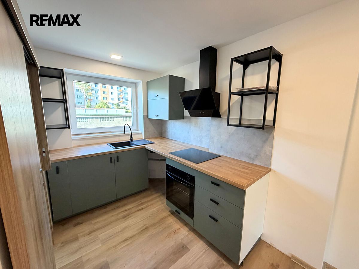 Pronájem bytu 1+kk 34 m² – fotografie 2