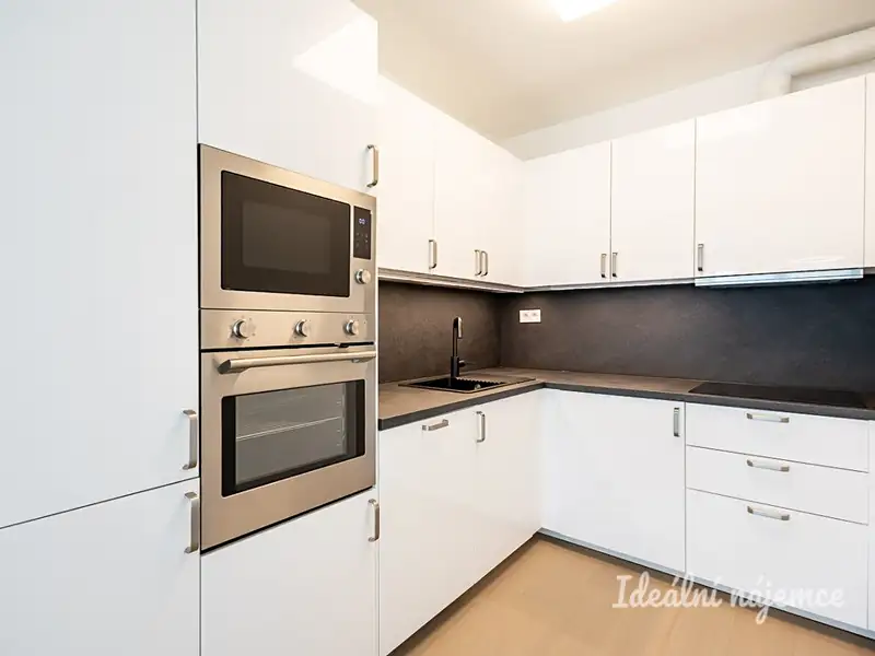 Pronájem bytu 2+kk 52 m², Praha – náhled fotky 3