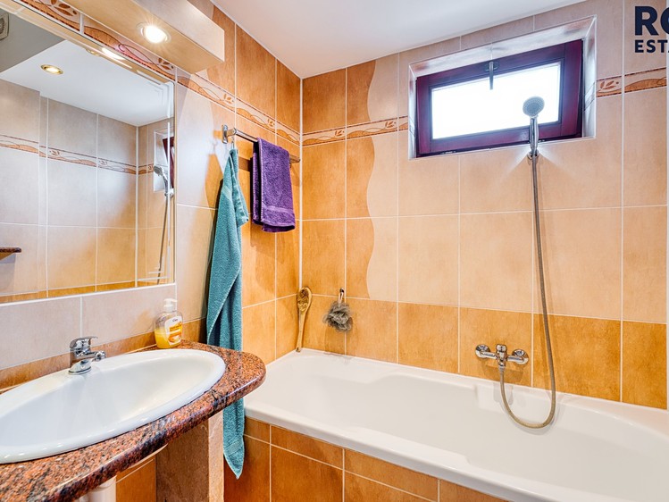 Prodej domu, 194 m² (22 z 39)
