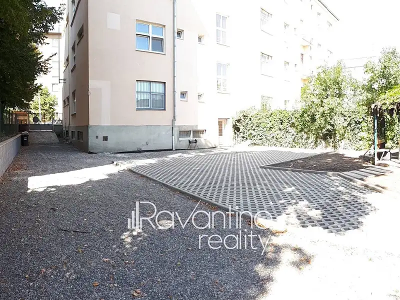 Pronájem specifického typu nemovitosti 12 m², Brno – náhled fotky 3