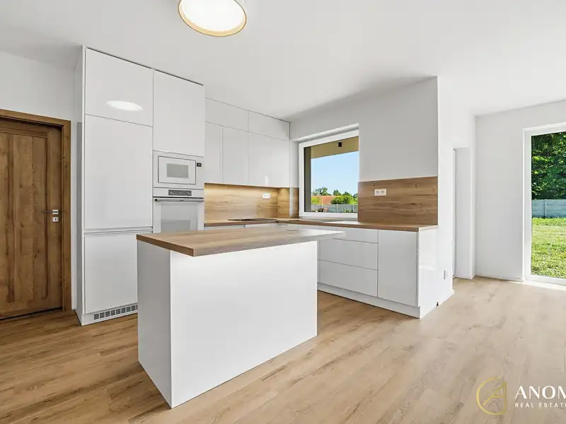 Prodej rodinného domu 189 m², pozemek 2124 m², Osek – náhled fotky 3