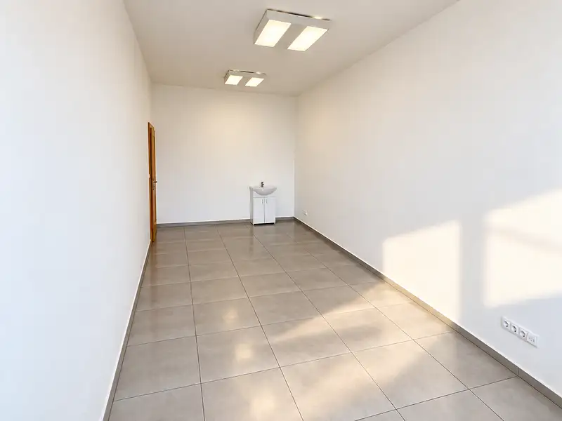 Pronájem kanceláře 19 m², Praha – náhled fotky 3