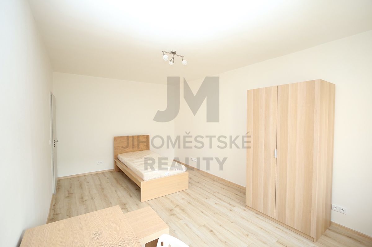 Pronájem bytu pokoje 51 m²