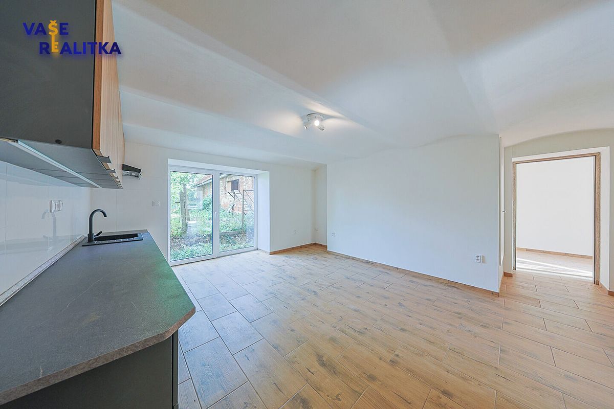 Pronájem bytu 2+kk 63 m² – fotografie 3