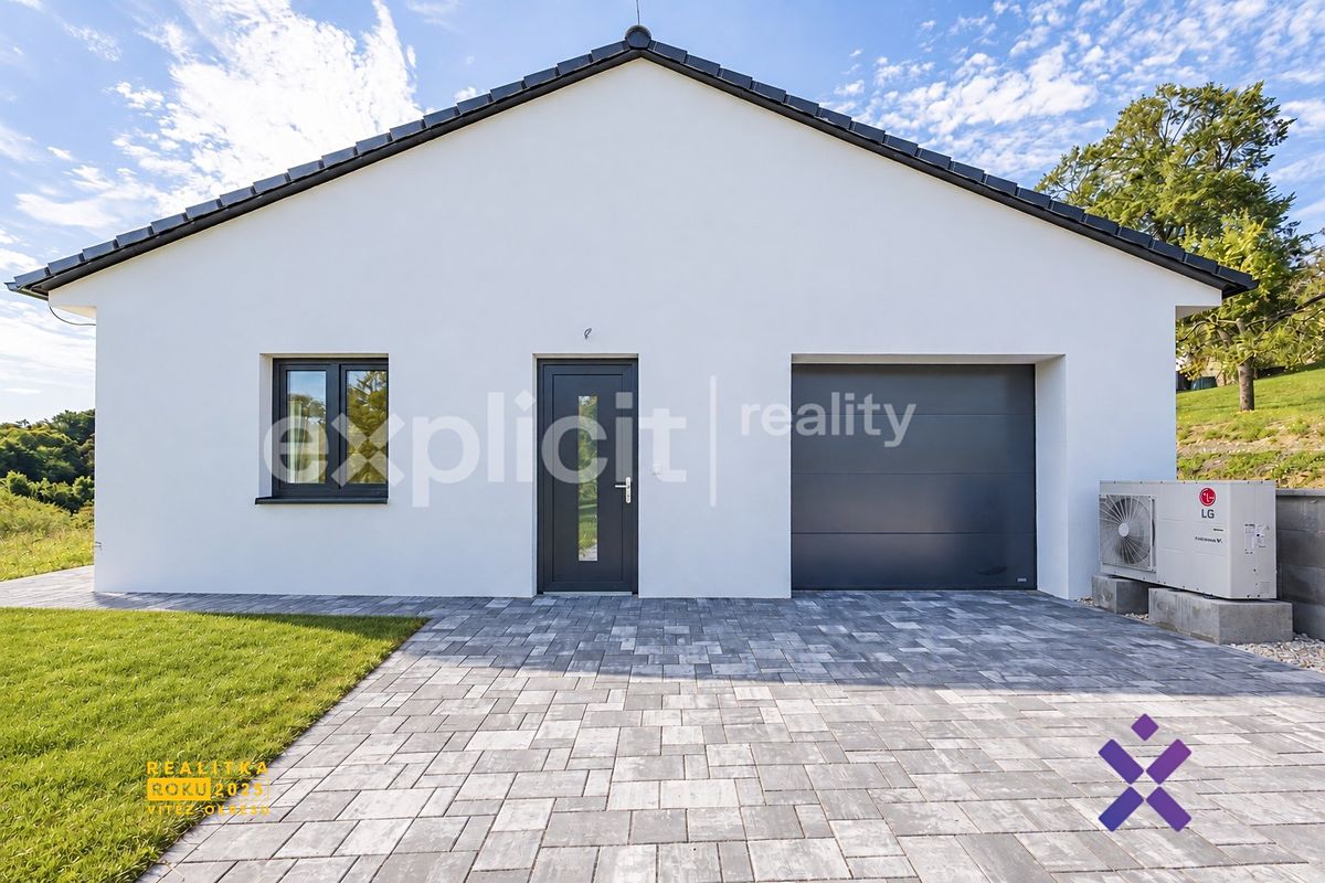 Prodej rodinného domu 134 m², pozemek 704 m² – fotografie 2