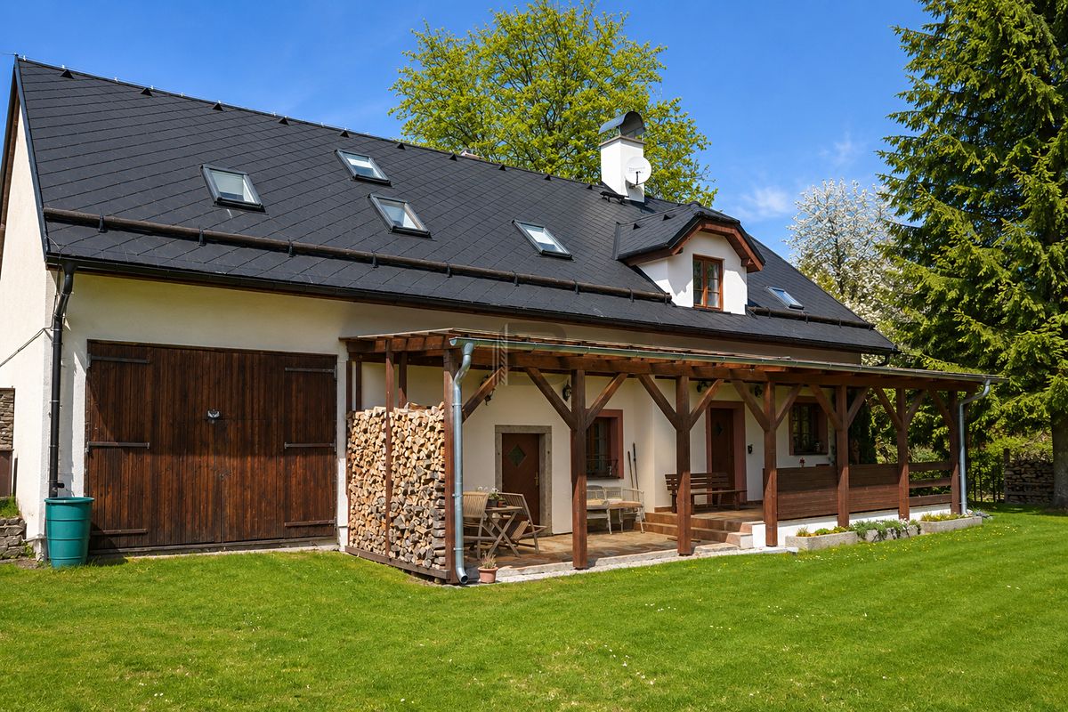 Prodej chalupy 242 m², pozemek 1129 m² – fotografie 2
