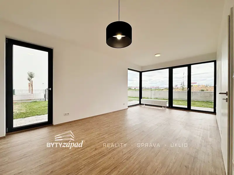 Pronájem bytu 2+kk 55 m², Plzeň – náhled fotky 3