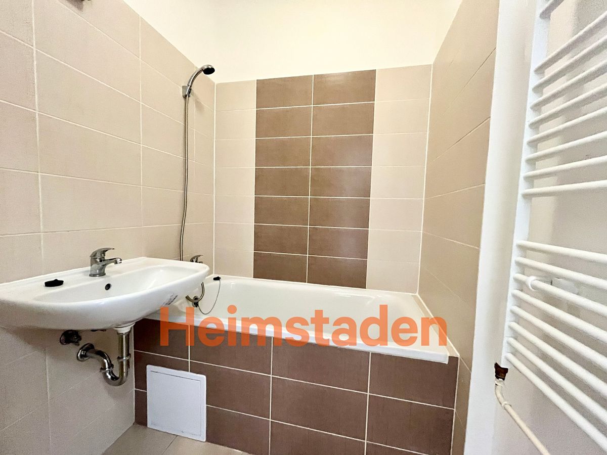 Pronájem bytu 2+1 56 m² – fotografie 3