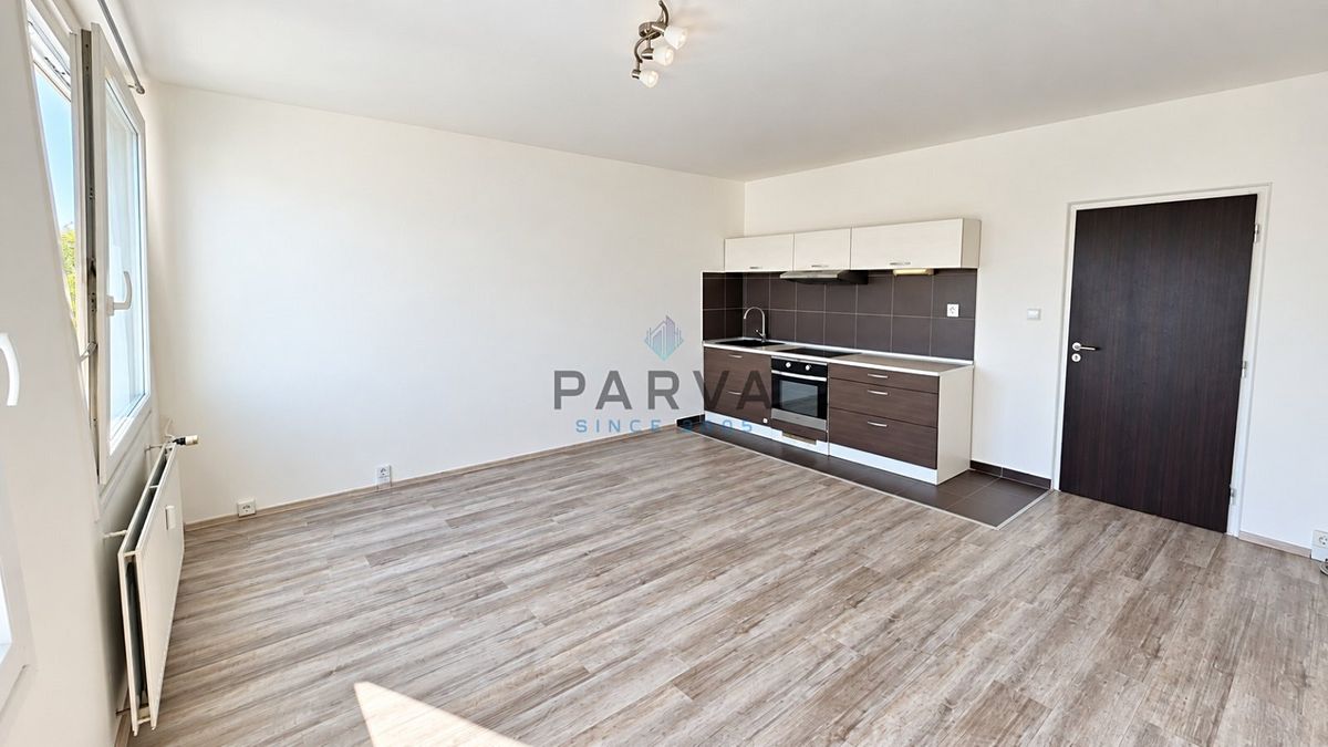 Pronájem bytu 1+kk 30 m² – fotografie 2