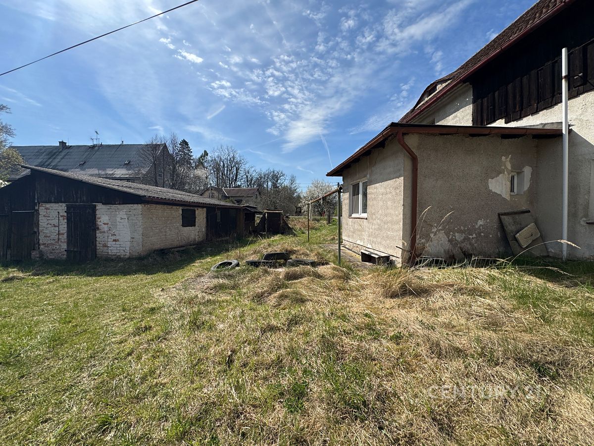 Prodej rodinného domu 288 m², pozemek 2090 m² – fotografie 3
