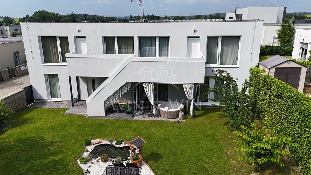 Prodej vícegeneračního domu 204 m², pozemek 339 m² – fotografie 3