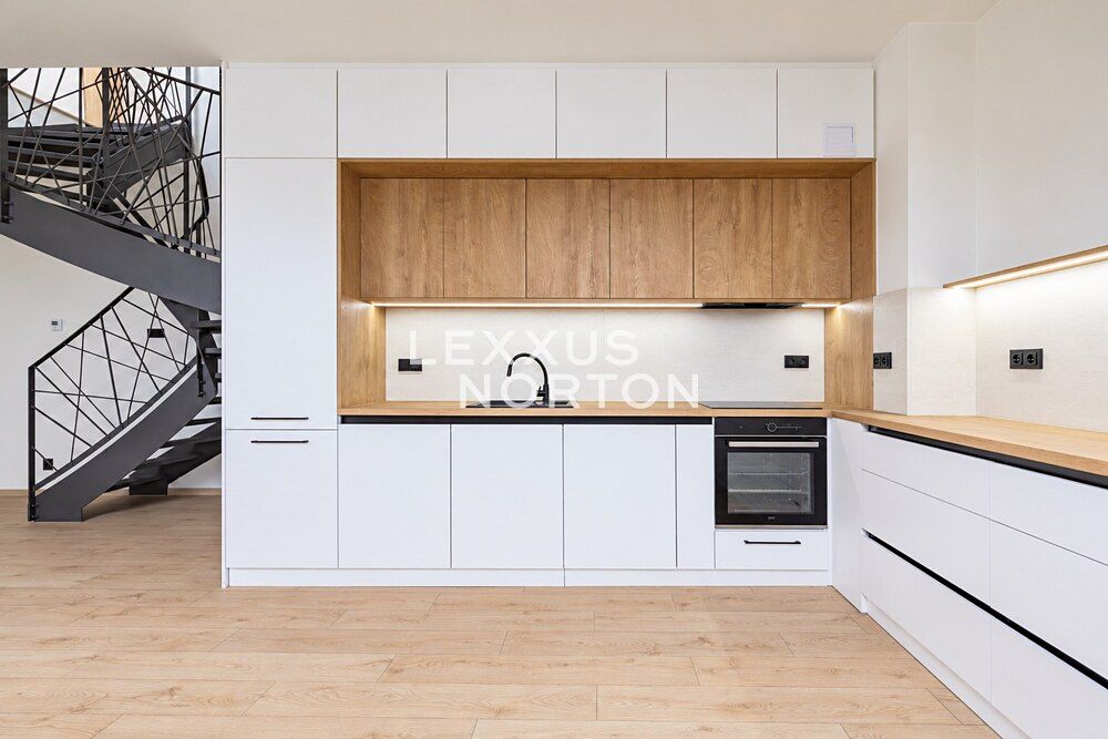 Pronájem bytu 4+kk 108 m²