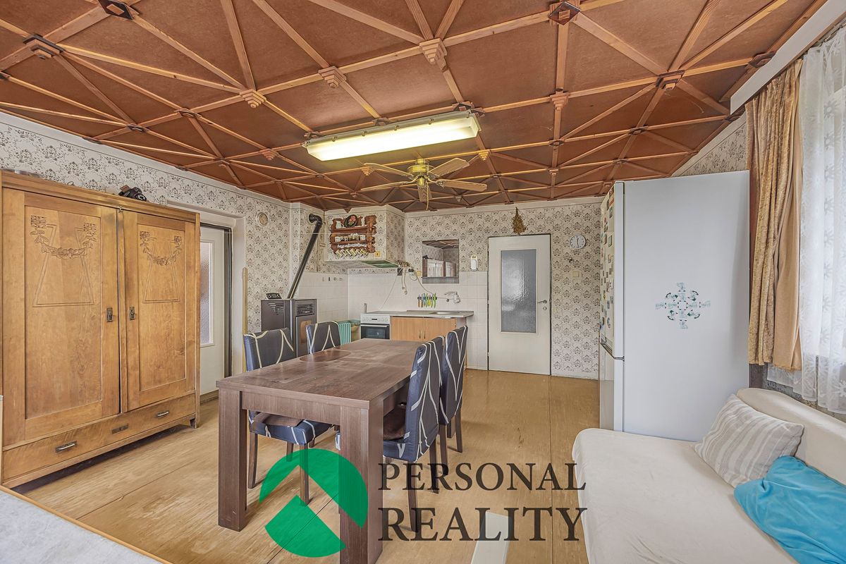 Prodej rodinného domu 150 m², pozemek 718 m² – fotografie 2