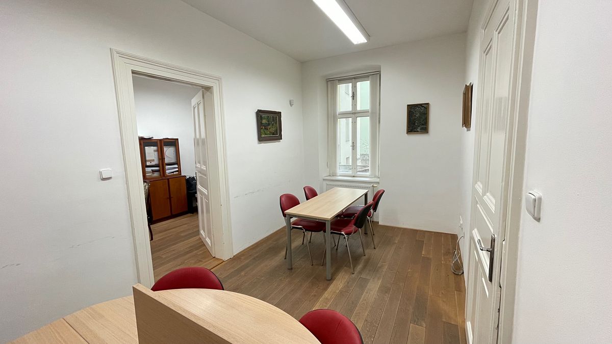 Pronájem kanceláře 120 m² – fotografie 3