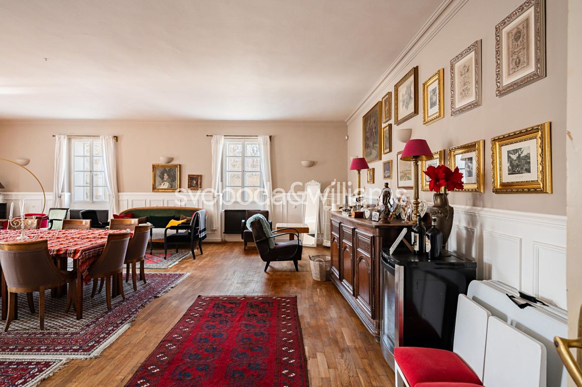 Prodej rodinného domu 430 m², pozemek 7975 m² – fotografie 2