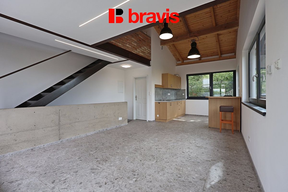 Pronájem bytu 2+kk 55 m² – fotografie 2