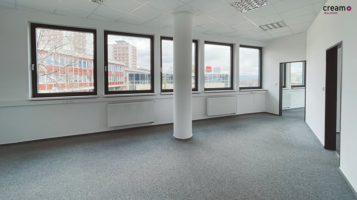 Pronájem kanceláře 72 m² – fotografie 2