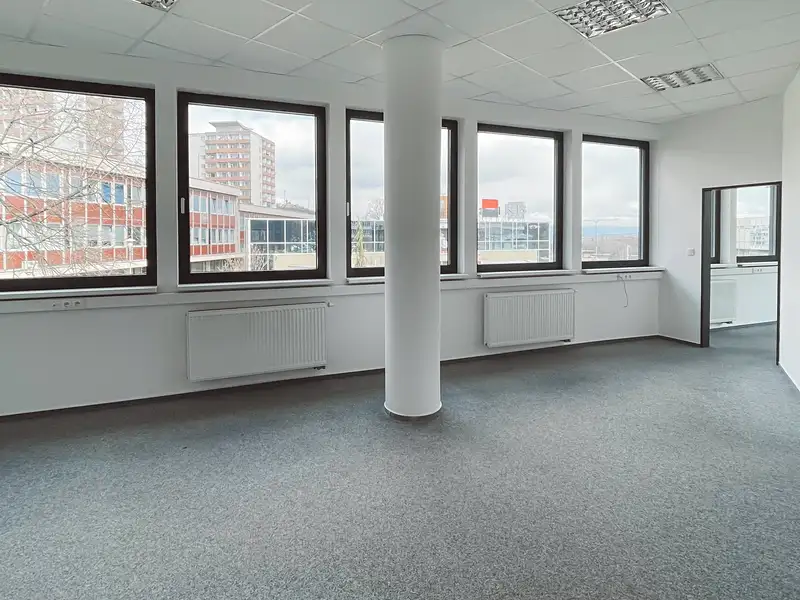Pronájem kanceláře 72 m², Most – náhled fotky 2