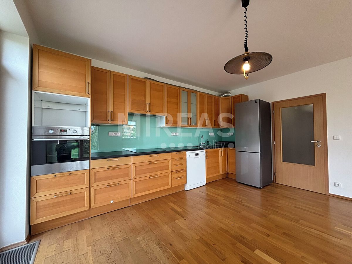 Pronájem bytu 3+kk 67 m²
