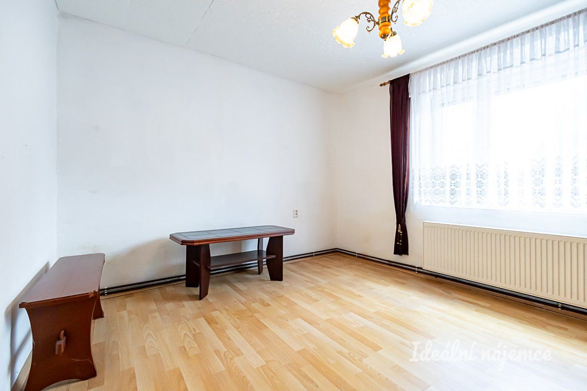 Pronájem bytu 2+1 41 m² – fotografie 4