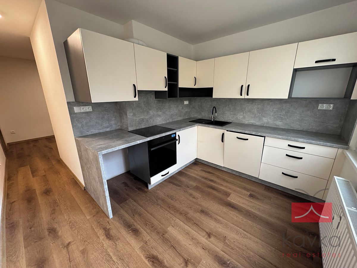 Pronájem bytu 4+1 87 m² – fotografie 5