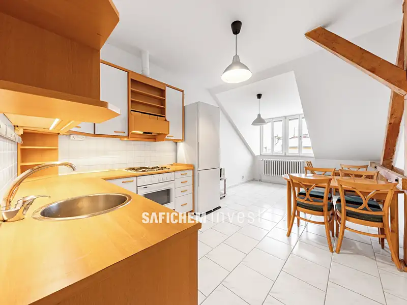Prodej bytu 2+1 104 m², Praha – náhled fotky 1