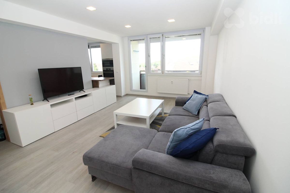Pronájem bytu 2+kk 59 m² – fotografie 2