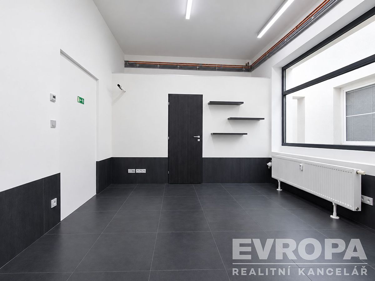 Pronájem výrobní haly, prostoru 200 m² – fotografie 3