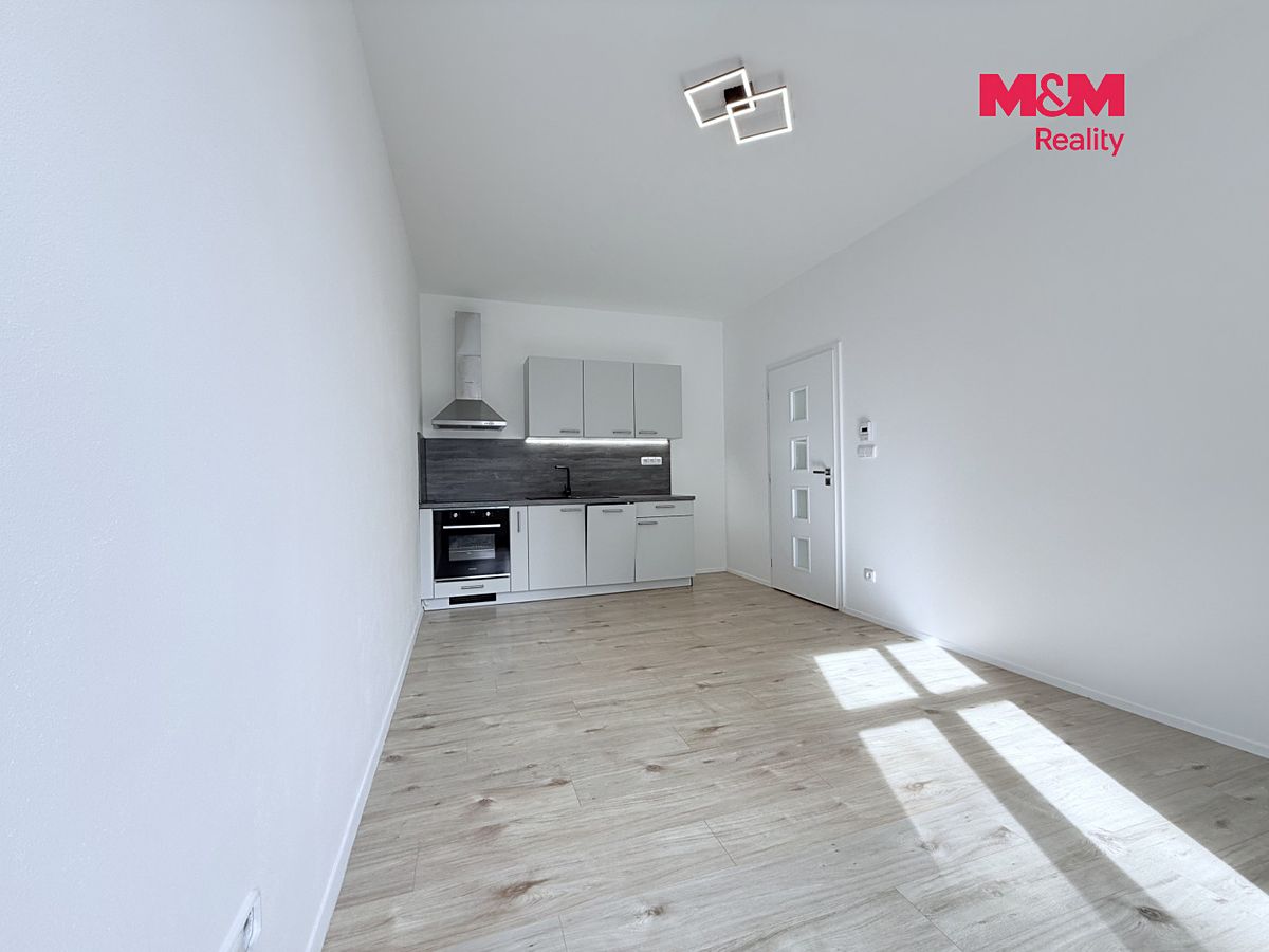 Pronájem bytu 1+kk 26 m² – fotografie 3