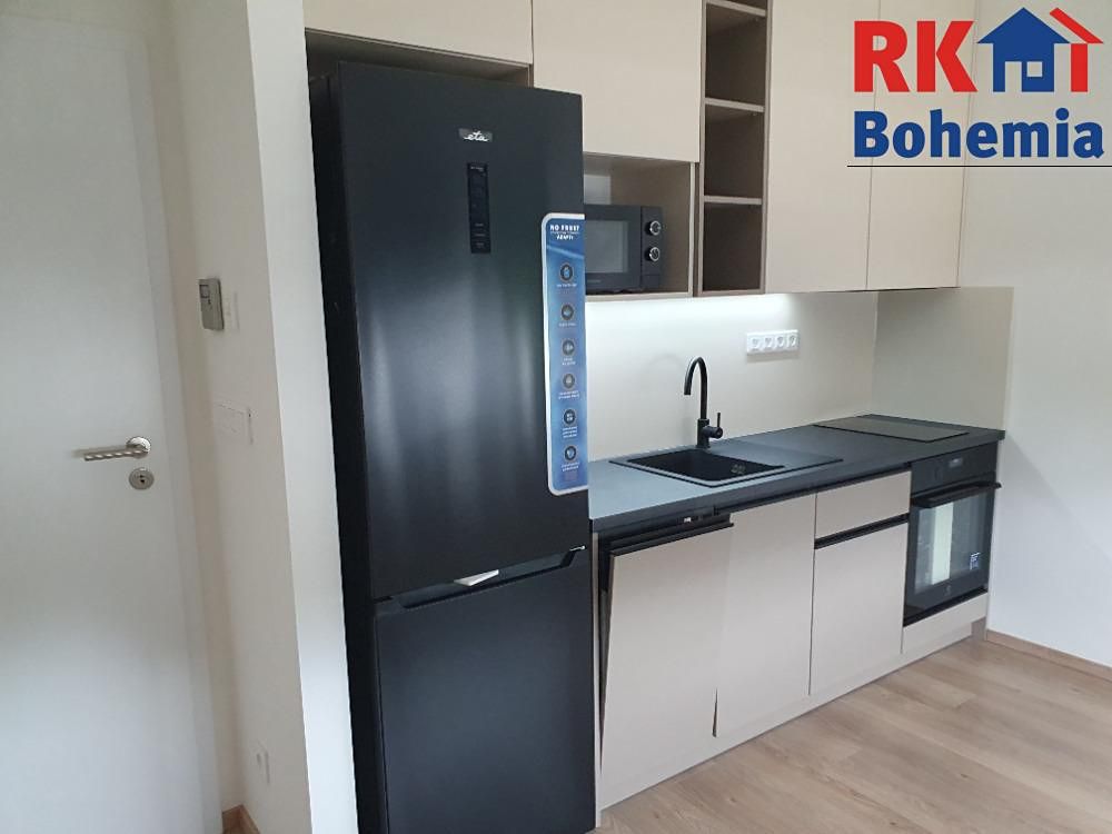Pronájem bytu 1+kk 23 m² – fotografie 3