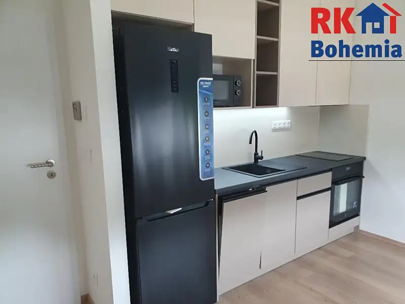 Pronájem bytu 1+kk 23 m², Mladá Boleslav – náhled fotky 2