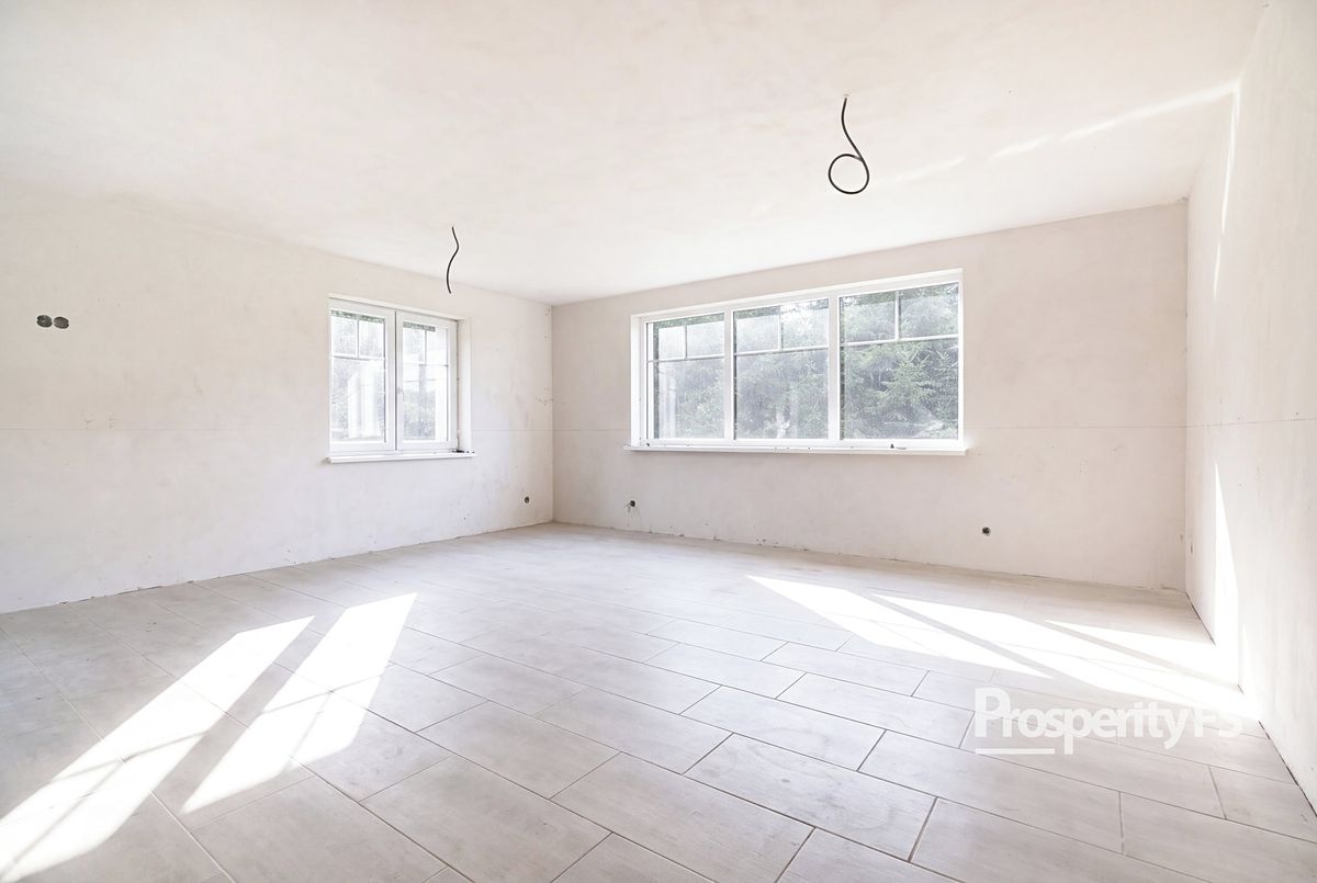 Prodej rodinného domu 180 m², pozemek 1237 m² – fotografie 2