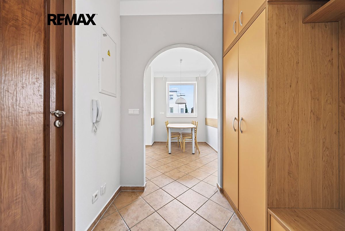 Pronájem bytu 2+1 55 m² – fotografie 3