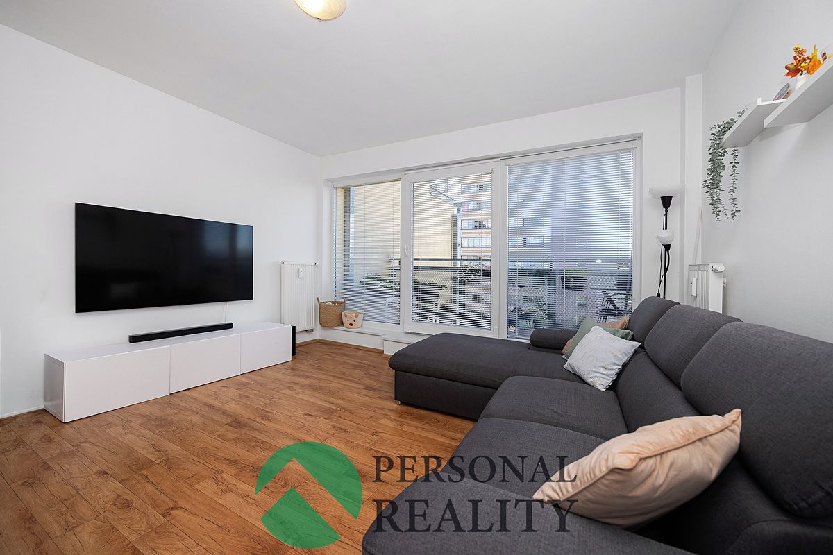 Pronájem bytu 2+kk 59 m² – fotografie 3