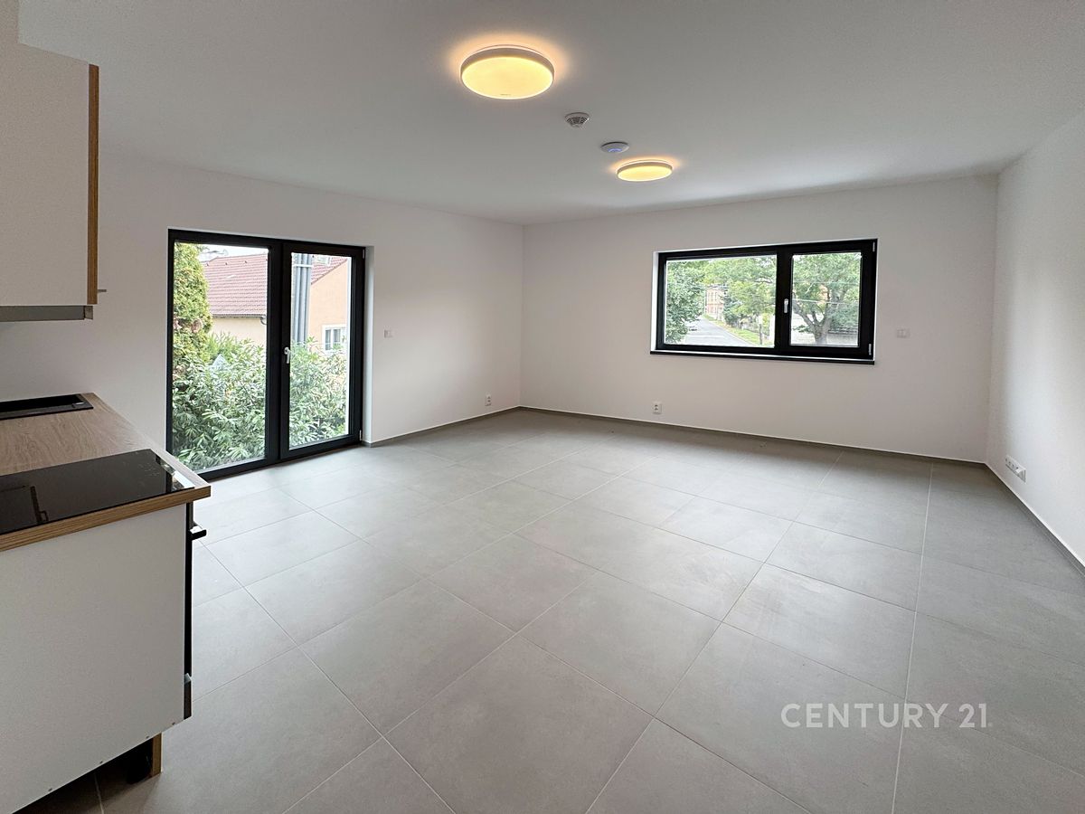 Pronájem bytu 2+kk 52 m² – fotografie 3