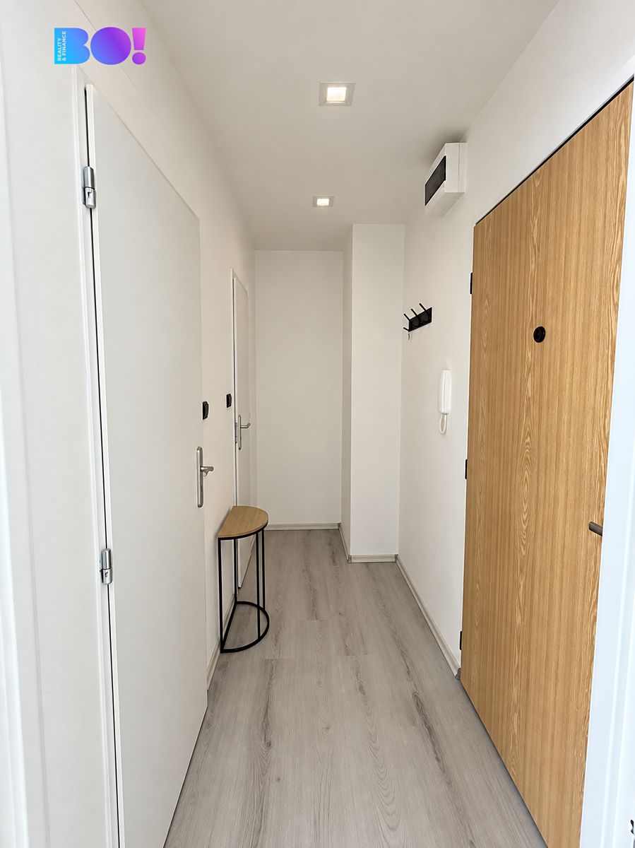 Pronájem bytu 1+kk 25 m² – fotografie 4