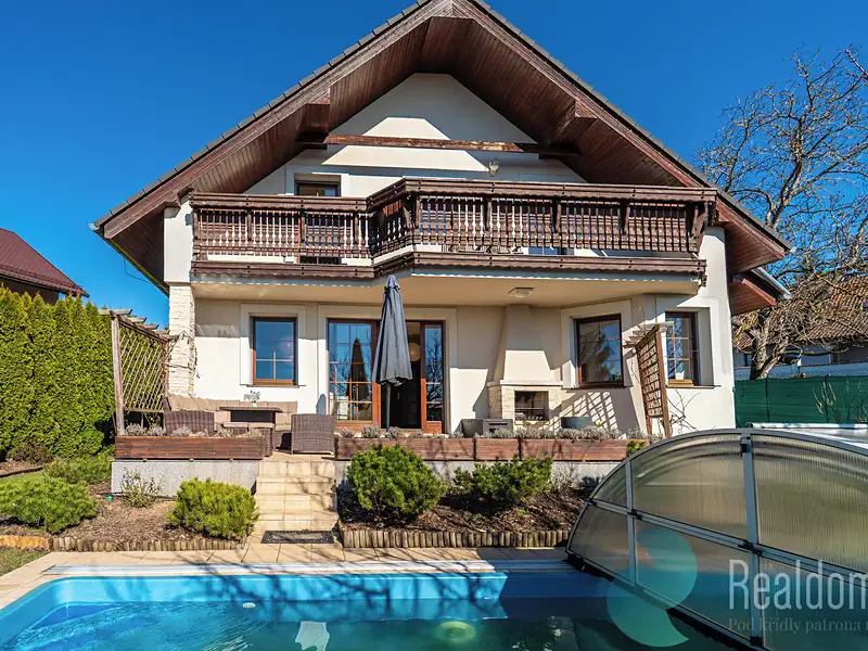 Prodej vily 174 m², pozemek 811 m², Říčany – náhled fotky 1