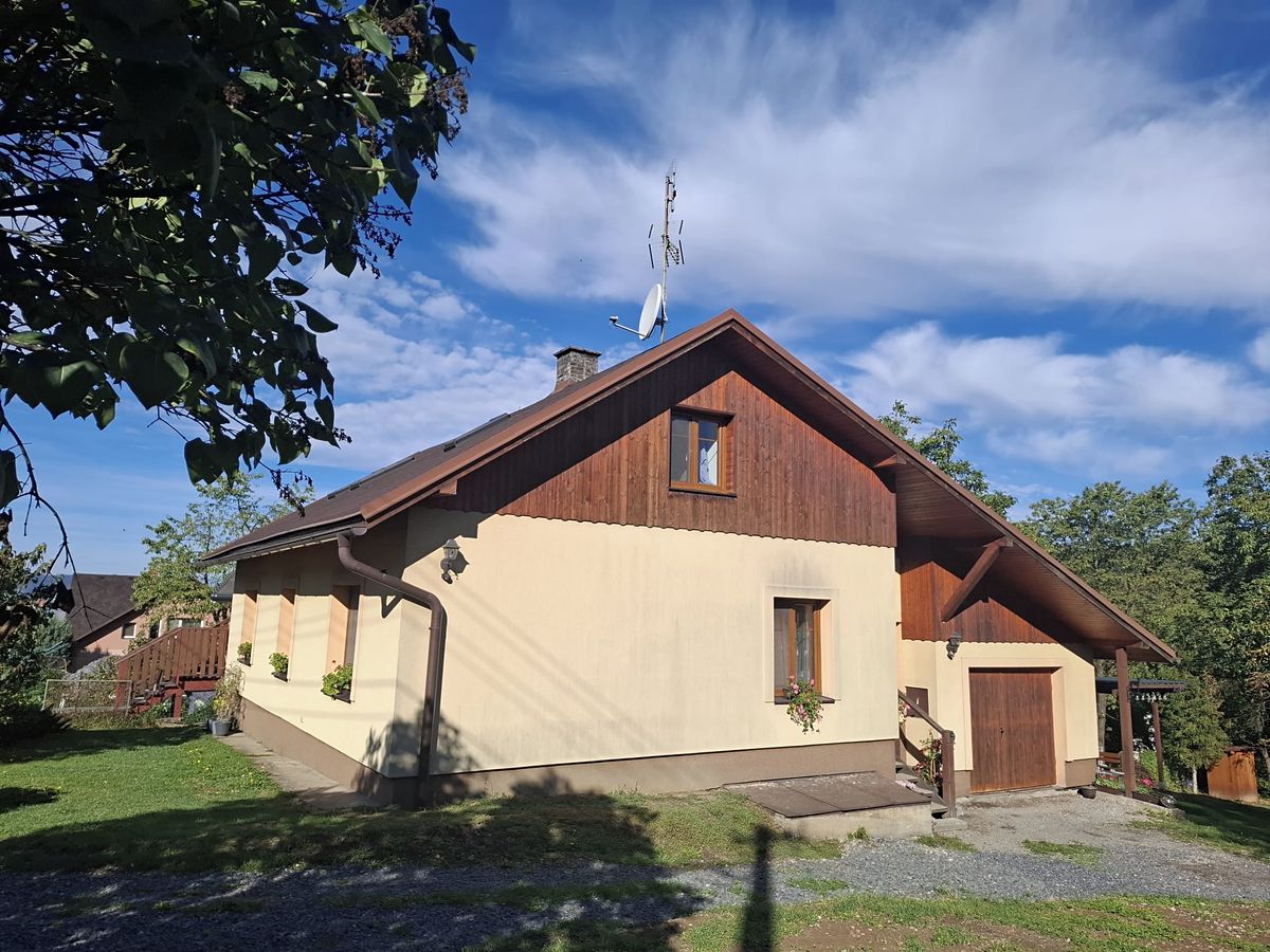 Prodej rodinného domu 180 m², pozemek 1000 m² – fotografie 3