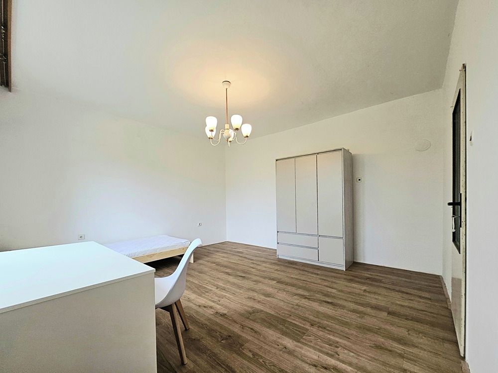 Pronájem bytu 4+1 104 m² – fotografie 5