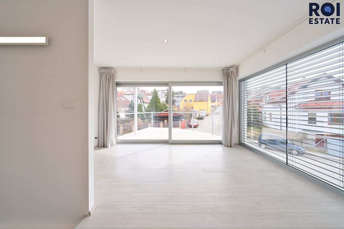 Prodej rodinného domu 140 m², pozemek 133 m² – fotografie 2
