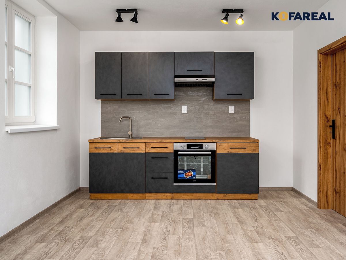 Prodej vícegeneračního domu 200 m², pozemek 151 m² – fotografie 5