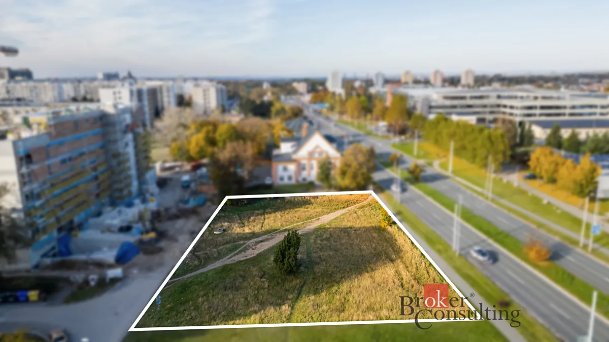 Pronájem komerčního pozemku 1698 m²