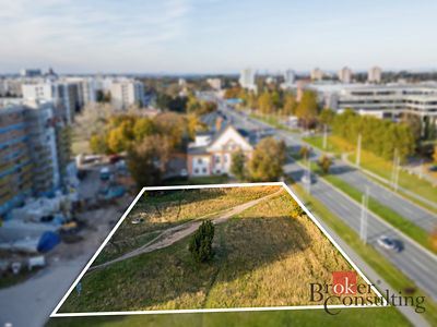 Pronájem komerčního pozemku 1698 m²