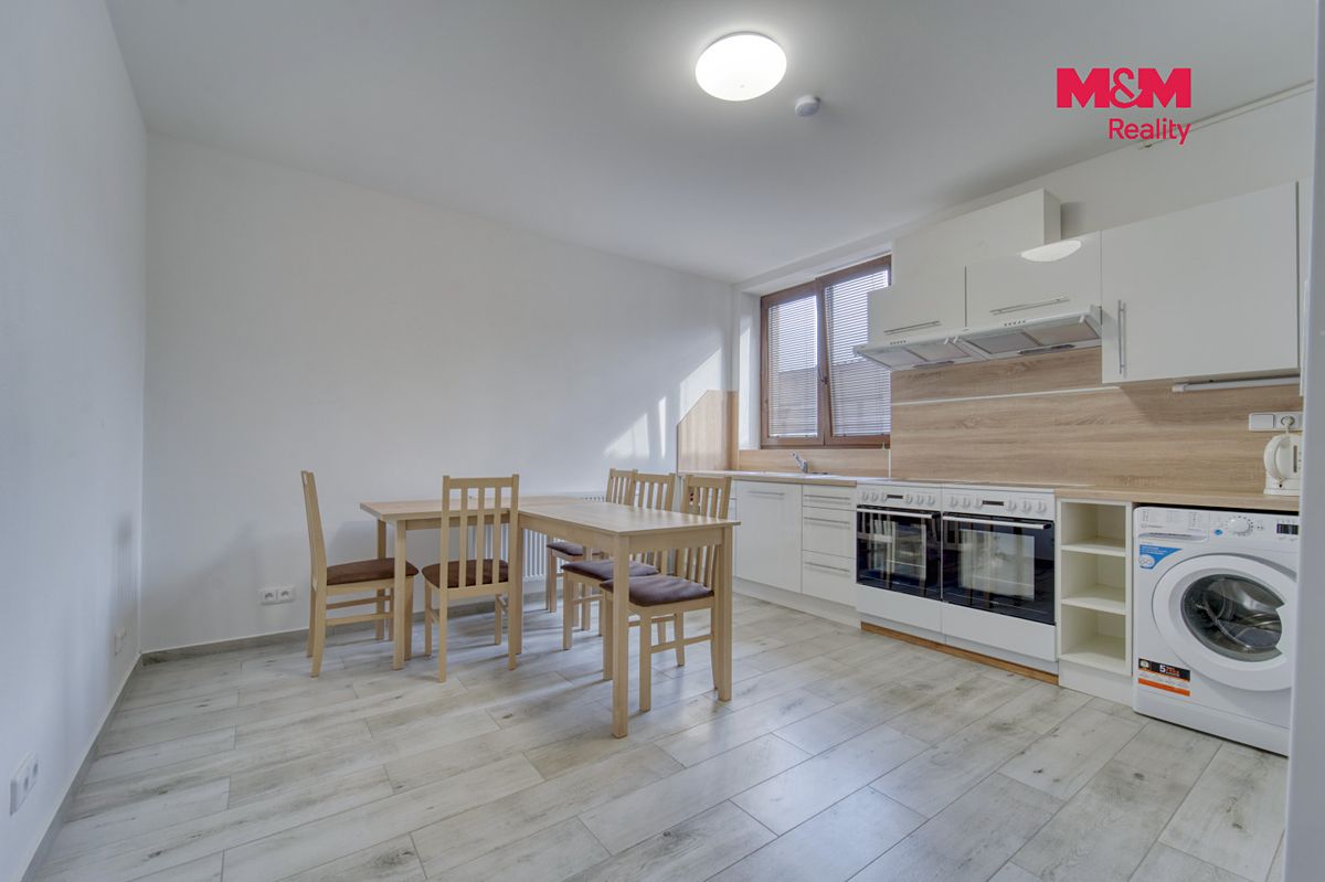 Pronájem bytu 1+kk 10 m² – fotografie 2