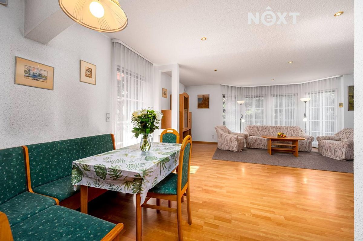 Prodej vily 250 m², pozemek 967 m² – fotografie 4