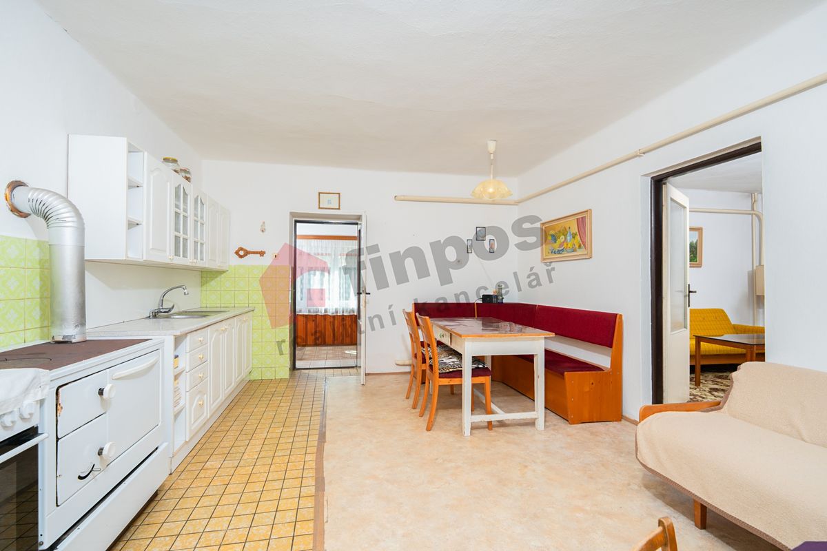 Prodej rodinného domu 250 m², pozemek 927 m² – fotografie 5
