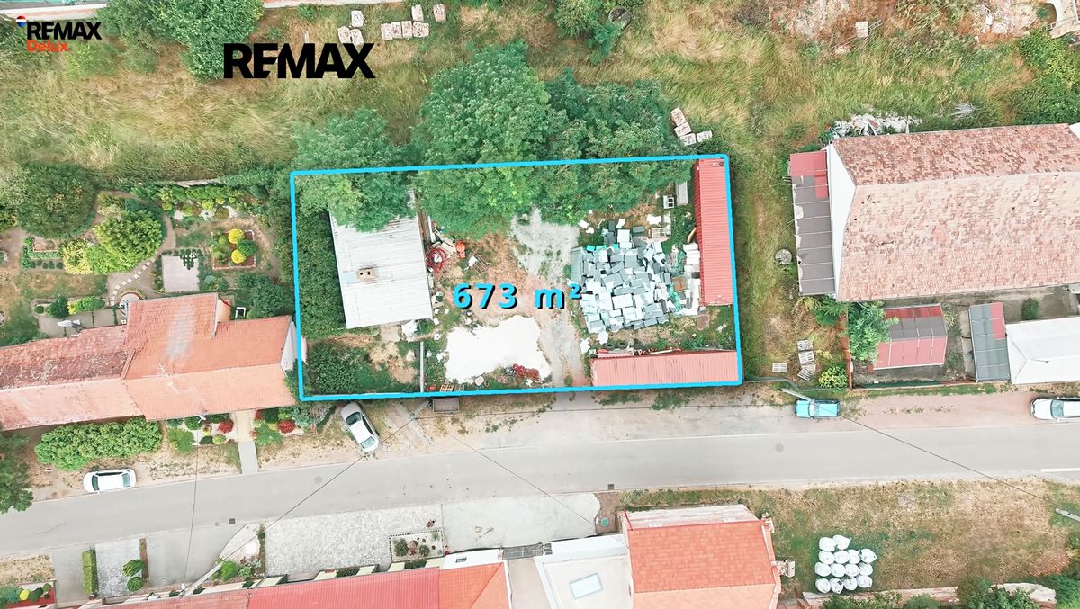Prodej komerčního pozemku 673 m² – fotografie 2